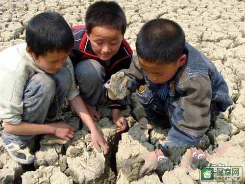 水库干涸 贵州适时人工增雨 农民抢播抢种