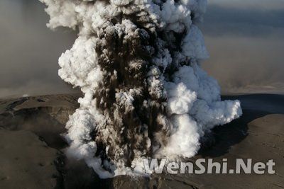 火山灰酸雨致癌网络疯传 多领域专家称无依据